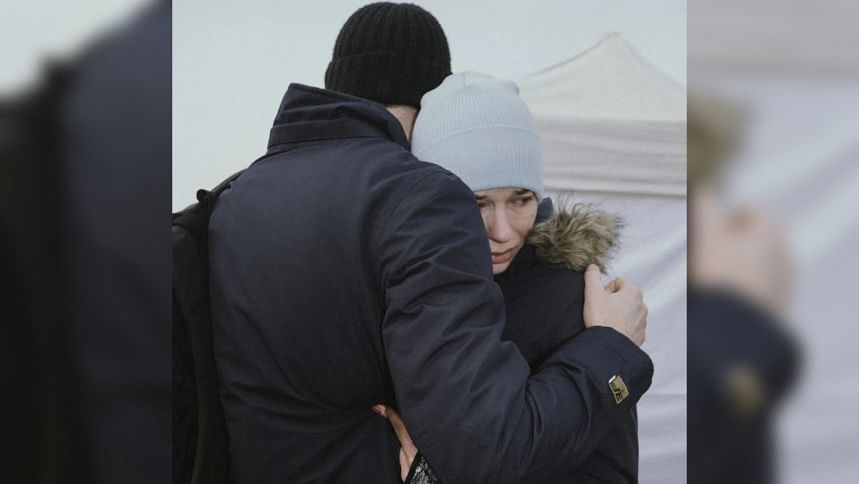 ismail-ferdous-ukraine-woman-man-hugging ismail-ferdous-ukraine-woman-man-hugging