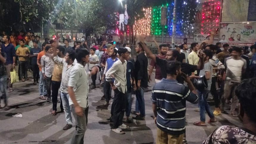 Dhaka College Students Clash with New Market traders Dhaka College Students Clash