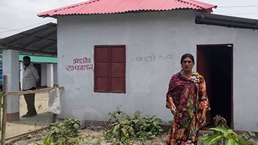 22 members of transgender community get houses from Bangladesh govt