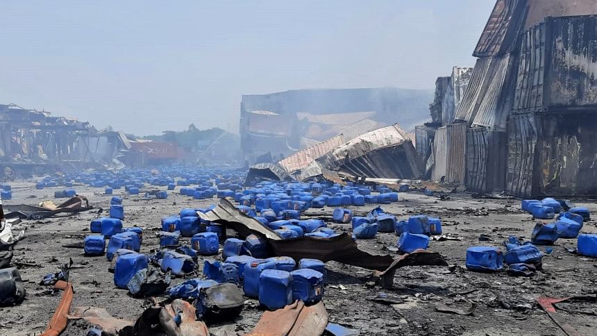 Ctg fire death: Remains of 2 more bodies found at Ctg depot Ctg fire death