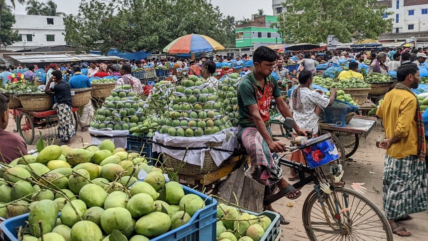 Finding quality mangoes in Dhaka Finding quality mangoes in Dhaka