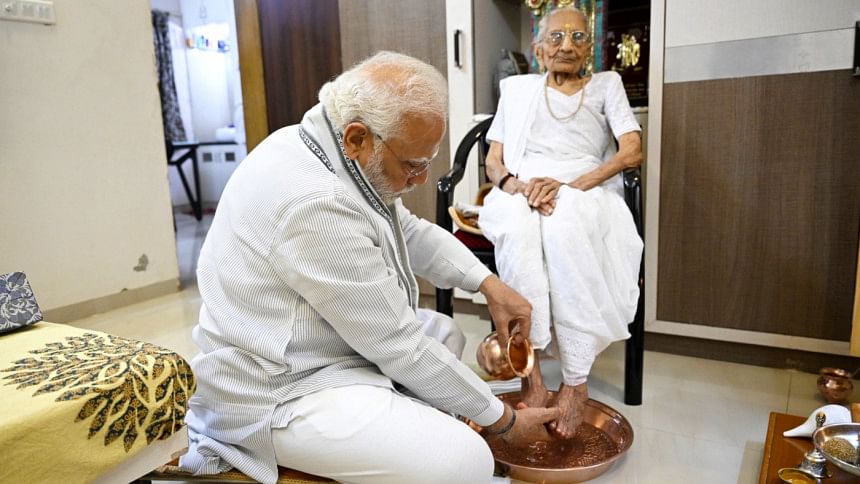india-narendra-modi-mother-eid-web india-narendra-modi-mother-eid-web