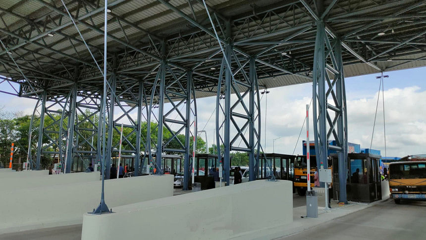 Long lines of vehicles as Padma Bridge opens to traffic traffic on padma bridge