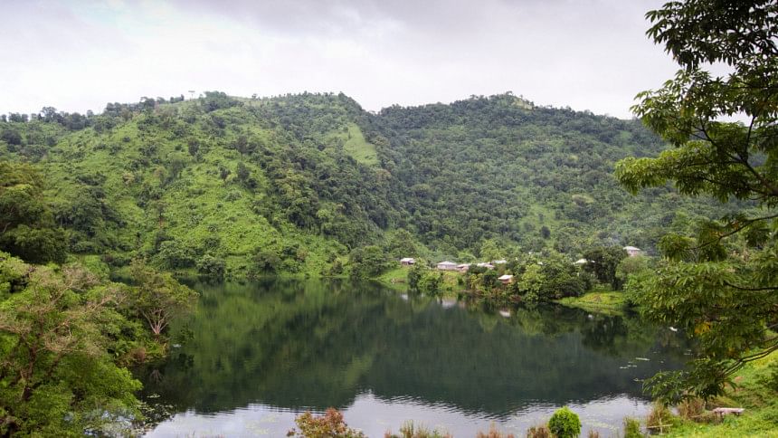 Top 5 lakes to visit in Bangladesh Top 5 lakes to visit in Bangladesh