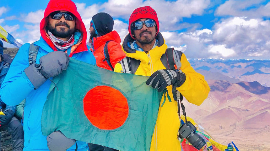 2 Bangladeshis climb 4 Himalayan peaks in 10 days 2 Bangladeshis climb 4 Himalayan peaks in 10 days