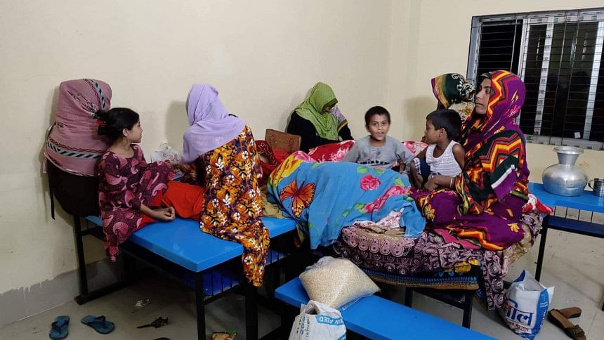 Cyclone Sitrang: 10,000 people stranded in Bhola’s Char Fasson Cyclone Sitrang in Bhola's Char Fasson