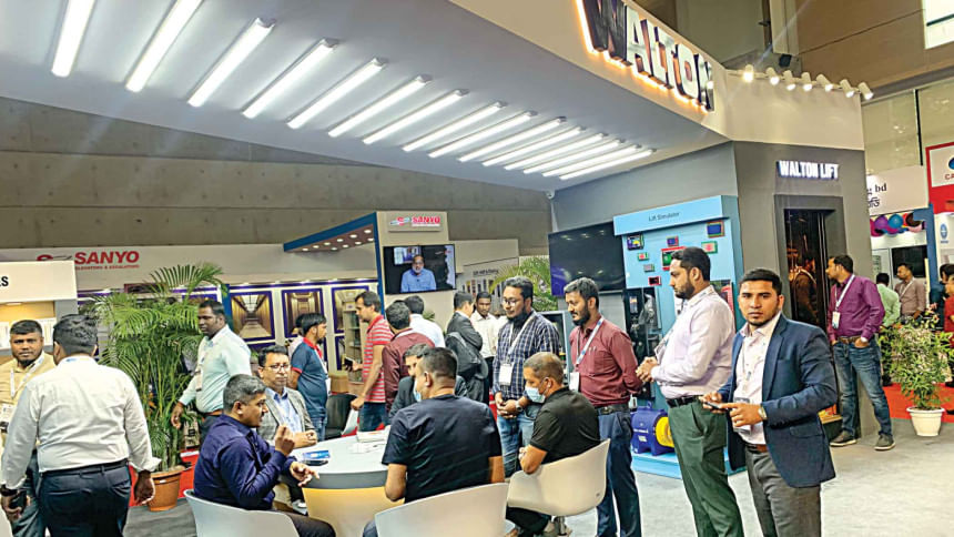 Ayollar suhbat va aldash, sheriklarni almashtirish, rus tilida porno onlayn tomosha qilish bilan jin Ochiq jinsiy aloqa klubi video