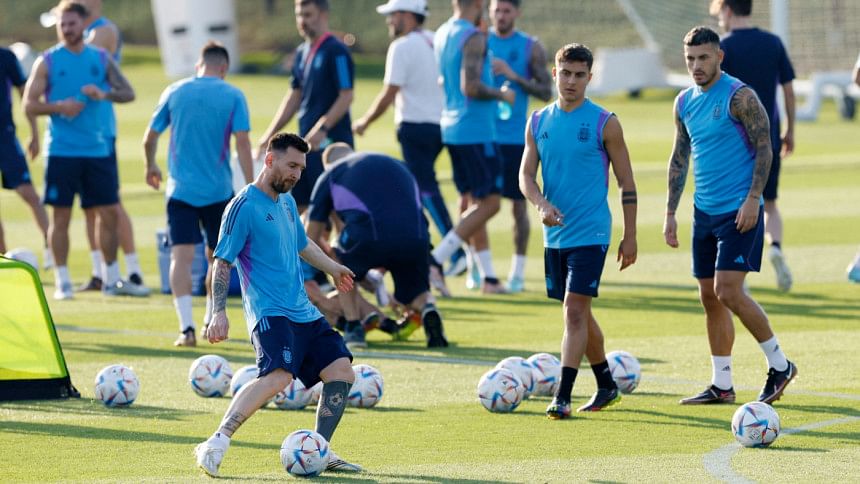 Messi centre stage as Argentina, France begin WC title bids Lionel Messi