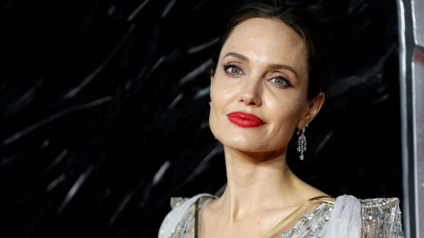 Angelina Jolie leaves UN refugee agency after 20 years Angelina Jolie leaves UNHCR after 20 years