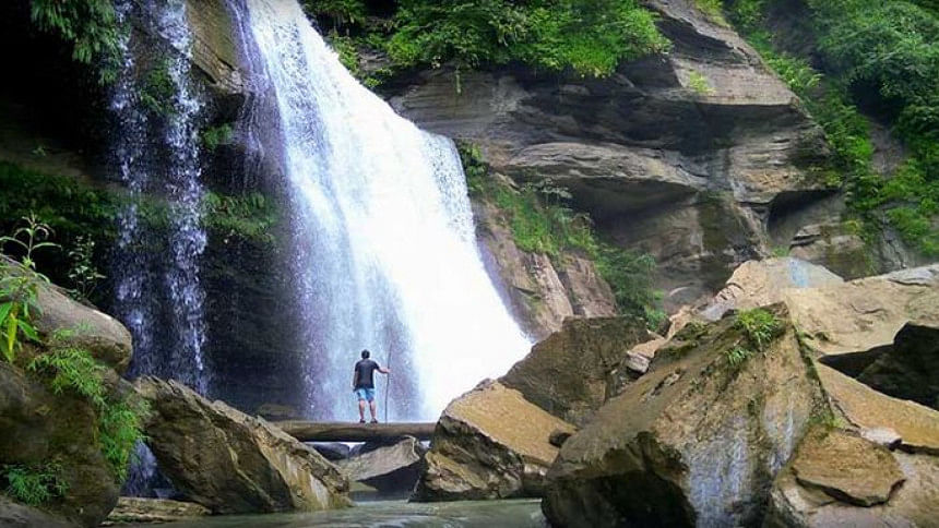 Top 7 waterfalls to visit in Asia Tinap Saitar Waterfall
