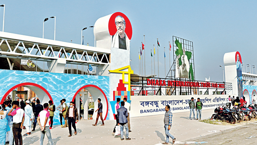 Visitors entering the month-long Dhaka International Trade Fair, which opened at Bangabandhu Bangladesh-China Friendship Exhibition Centre in Purbachal yesterday.