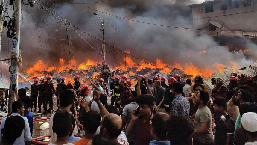 10 years' investment go up in flames in a few seconds bangabazar fire