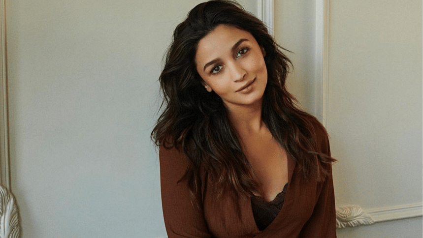 Alia Bhatt enroute to Netflix’s Tudum festival Alia Bhatt enroute to Netflix’s Tudum festival