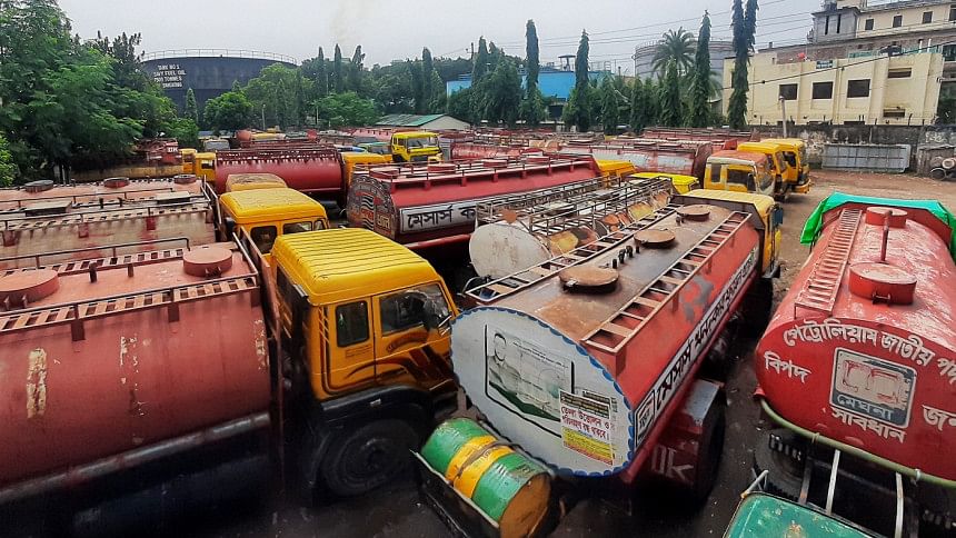 Fuel traders strike in Khulna, supply cut off in 14 districts