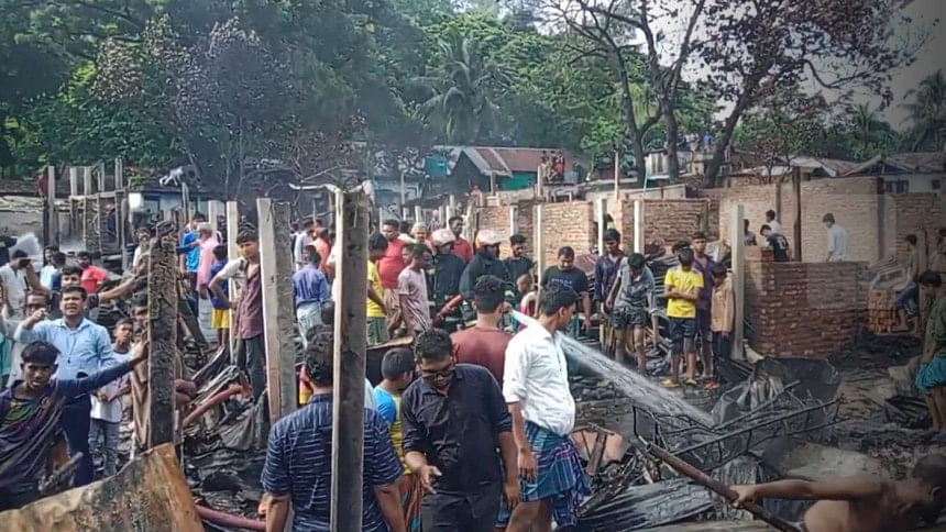 Fire at Ctg Amin Jute Mills’ colony brought under control after an hour