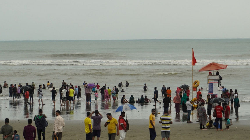 Cyclone Hamoon crossing Cox’s Bazar, Ctg coasts | The Daily Star