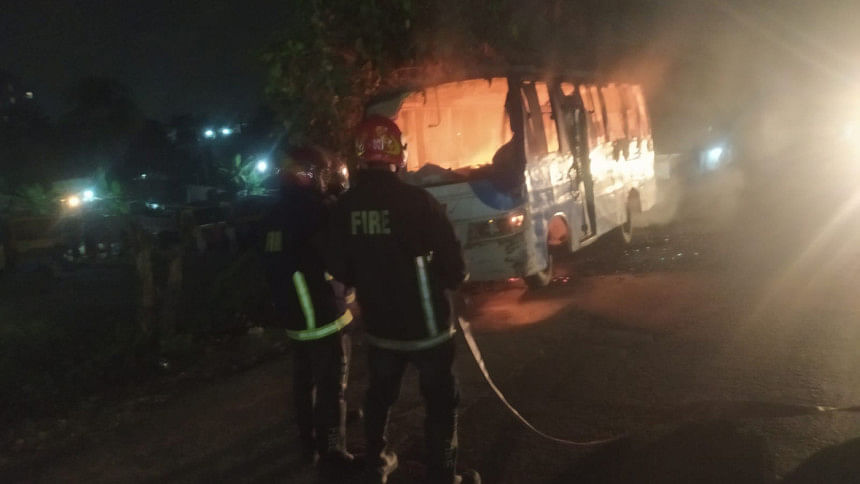 Bus torched in Narayanganj Bus torched in Narayanganj