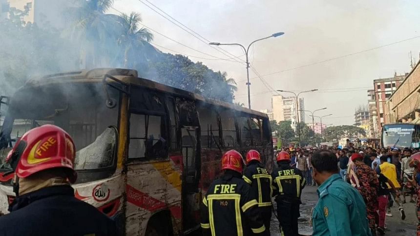 bus set on fire in Gulistan bus set on fire in Gulistan