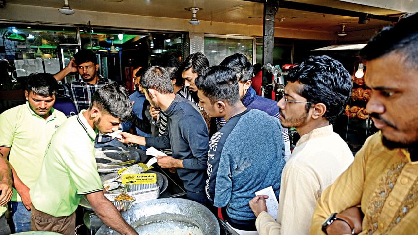 Port city reels from abrupt gas outage No gas supply in Ctg due to glitch in floating LNG terminal
