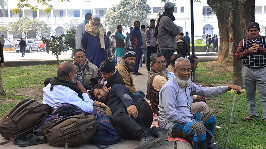 ‘Can't stay at home as cops hunt us all the time’ Several hundred BNP leaders and activists from different districts crowd the Supreme Court premises today (January 24, 2024) to seek anticipatory bail in cases filed over political violence.