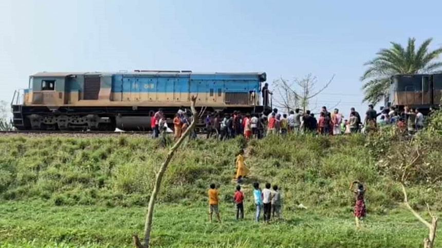 Locomotive Failure: Dhaka's Rail Link With Northern Districts Restored ...