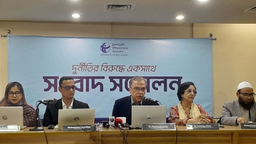 Bus operators pay Tk 1,059cr a year in bribes Buses pay at least Tk 1,059 crore in illegal tolls and bribes every year, according to the Transparency International Bangladesh.