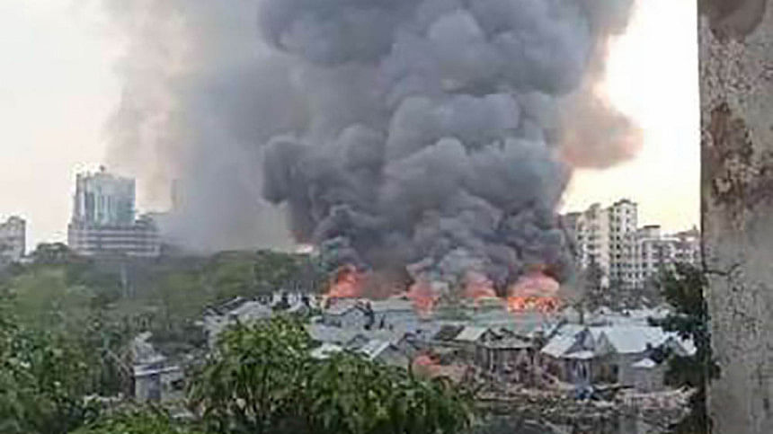 Fire breaks out at Korail slum Fire breaks out at Korail slum