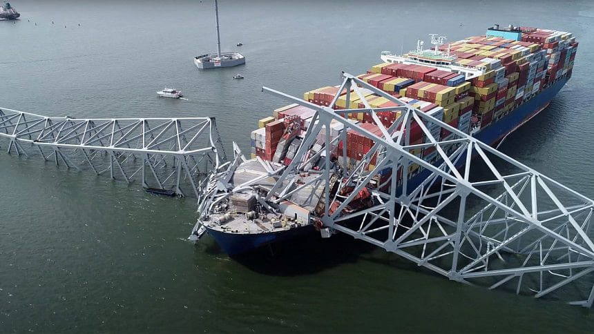 Salvage crews work to lift first piece of collapsed Baltimore bridge ...