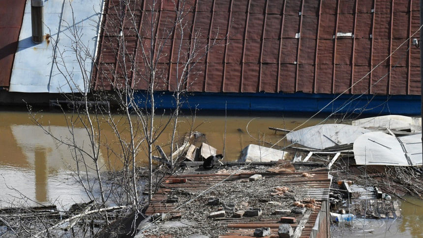 Thousands flee flooding in southern Russia | The Daily Star