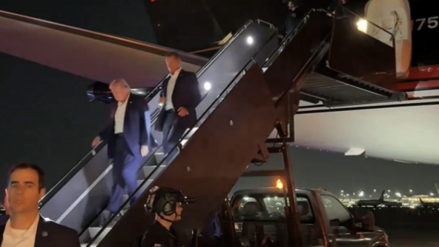Trump seen walking off his plane after shooting Trump seen walking off his plane after shooting