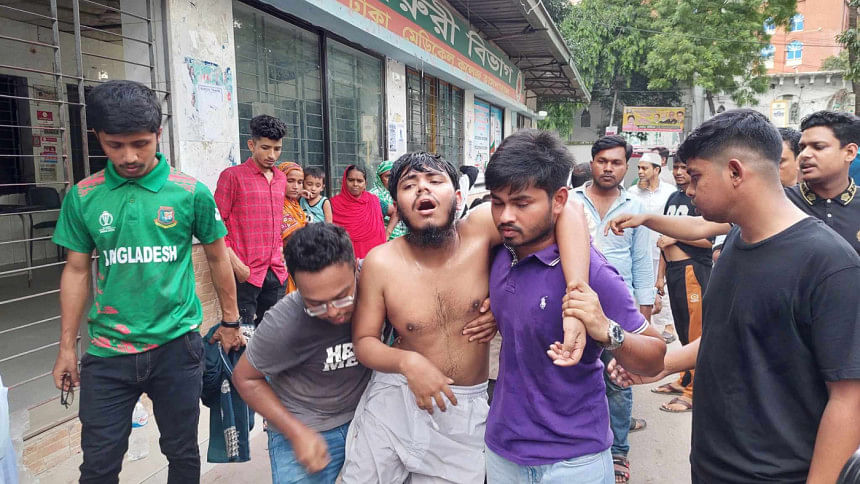 Clash between quota protesters and BCL at Dhaka University Clash between quota protesters and BCL at Dhaka University