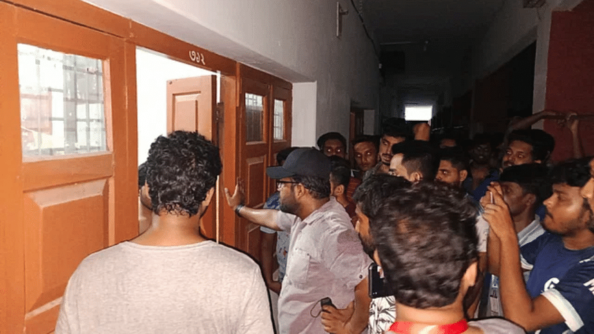 Leaders and activists of BCL RU unit searched different halls of the university early today. Quota reform protesters Rajshahi University: Leaders and activists of BCL RU unit searched different halls of the university early today.