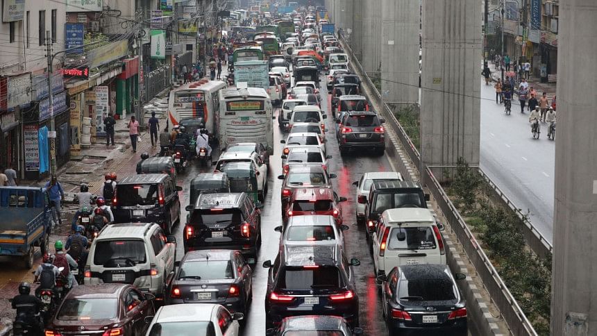 Protests sprout across Dhaka, cause intense traffic congestion Protests sprout across Dhaka, cause intense traffic congestion