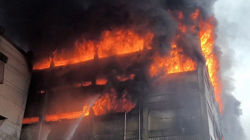 'Arson attack': Gazi Tyre Factory still burning after 15hrs 'Arson attack': Gazi Tyre Factory still burning after 15hrs