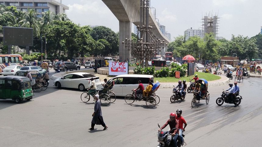 rickshaw movement in Dhaka despite ban rickshaw movement in Dhaka despite ban