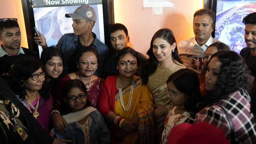 ‘Priyo Maloti’ receives standing ovation at first local screening ‘Priyo Maloti’ receives standing ovation at first local screening