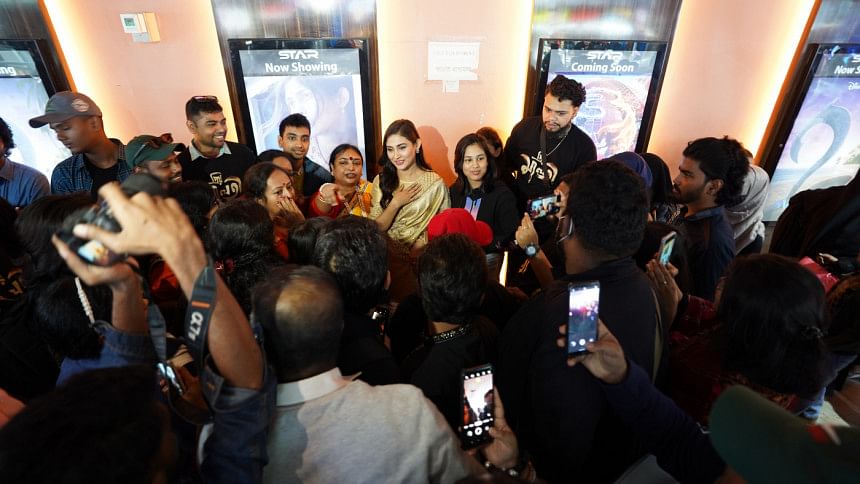 ‘Priyo Maloti’ receives standing ovation at first local screening ‘Priyo Maloti’ receives standing ovation at first local screening