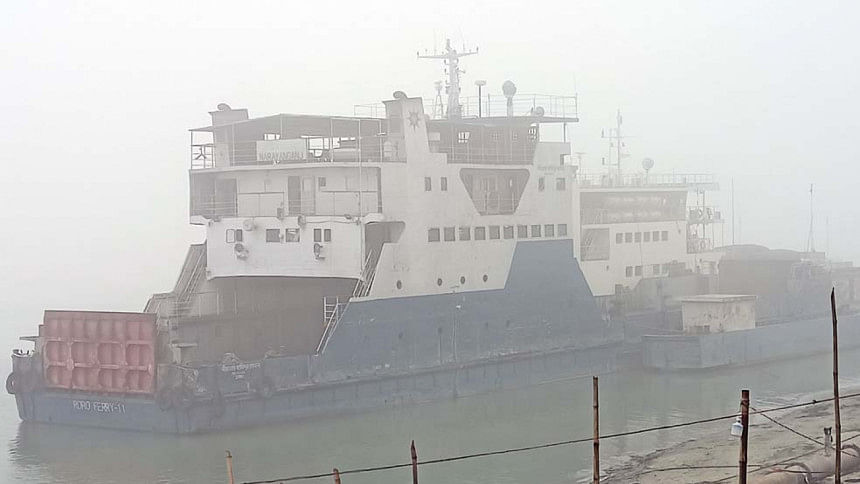 Dense fog halts Aricha-Kazirhat, Paturia-Daulatdia ferry services