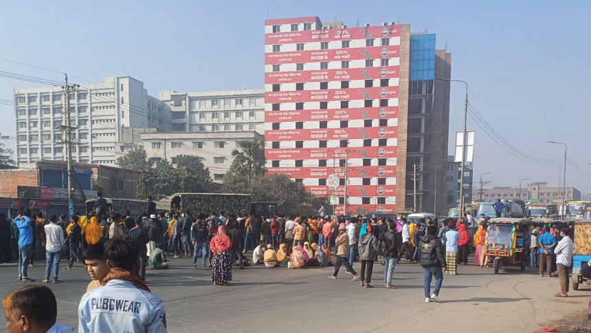 Workers block Dhaka-Tangail highway over factory closures