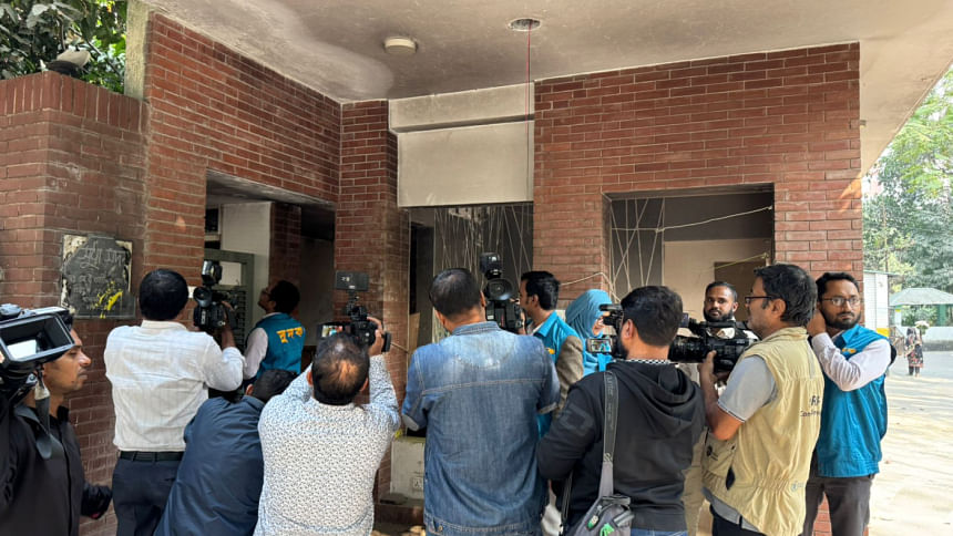 ACC raid at Putul’s Shuchona Foundation office ACC raid at Putul’s Shuchona Foundation office