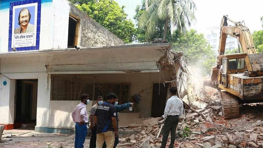 poet Rafiq Azad's house demolished in Dhanmondi poet Rafiq Azad's house demolished in Dhanmondi