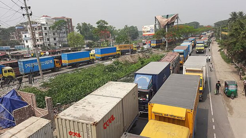 30km tailback on Dhaka–Ctg highway 30km tailback on Dhaka–Ctg highway