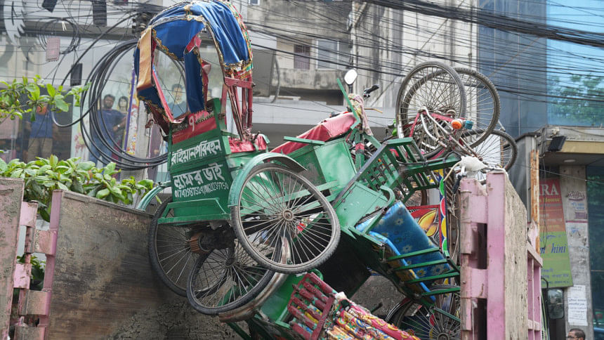 rickshaws banned on Dhaka's main roads rickshaws banned on Dhaka's main roads