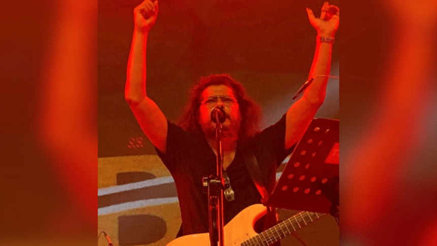 James rocks Tangail Stadium in a concert marred by security lapses James rocks Tangail Stadium in a concert marred by security lapses