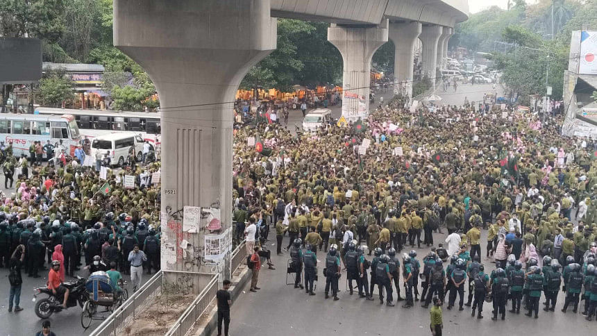 Nursing students protest Dhaka 2025 Nursing students protest Dhaka 2025