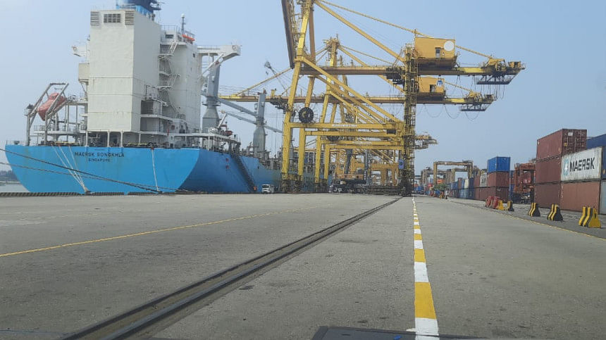 container transport halted at Chattogram Port container transport halted at Chattogram Port