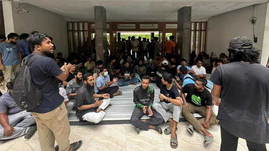 Stalemate persists at Kuet as classes remain suspended for nearly 3 months Kuet class suspension 2025