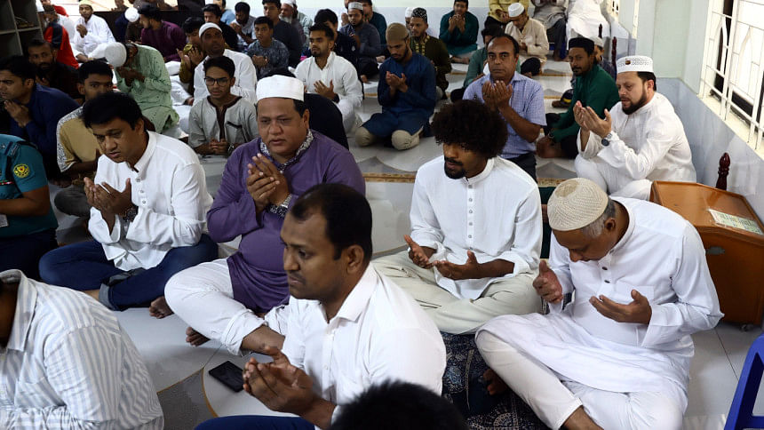 Bangladesh footballers Eid prayer 2025 Bangladesh footballers Eid prayer 2025