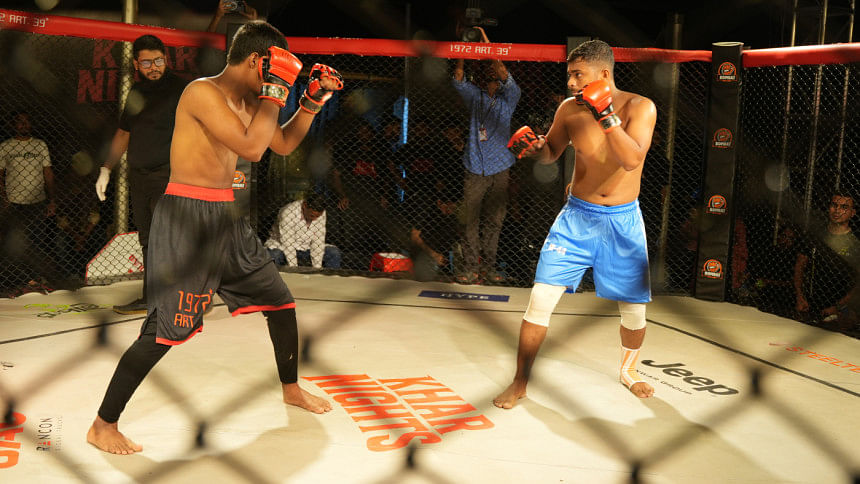 Overpriced cafés? Try MMA fights at Khar Nights! Overpriced cafés? Try MMA fights at Khar Nights!
