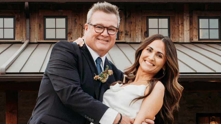 Eric Stonestreet weds longtime partner Lindsay Schweitzer Eric Stonestreet weds longtime partner Lindsay Schweitzer